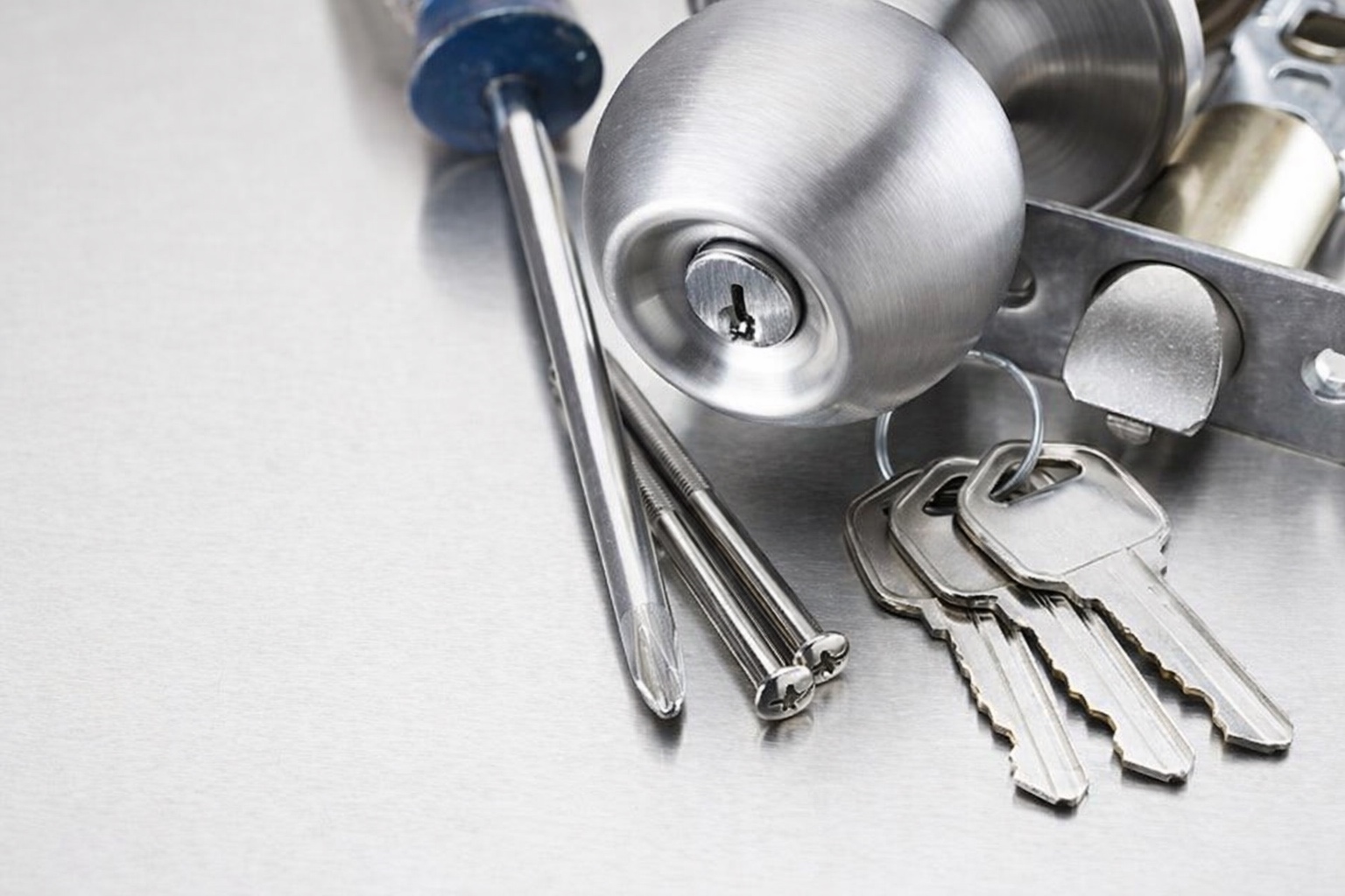 Locksmith tools Ipswich - professional locksmith equipment Suffolk